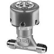 Honeywell VP527A1034 1/2" O.D. 3/8" Nominal Straight N.O. Pneumatic Radiator Valve 3-10 PSI Cv=1.6