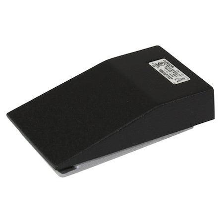 Linemaster 121-S - Junior Spdt Momentary 20 Amps
