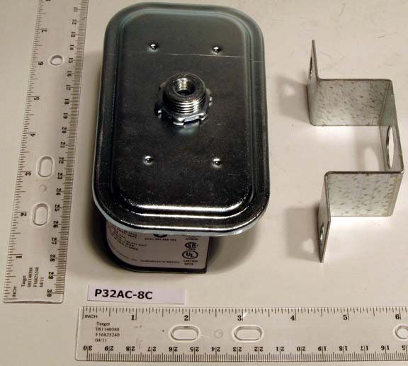 Johnson P32AC-8C Differential Pressure Control 0.05" - 5.0" W.C. Replaces P32AC-8D