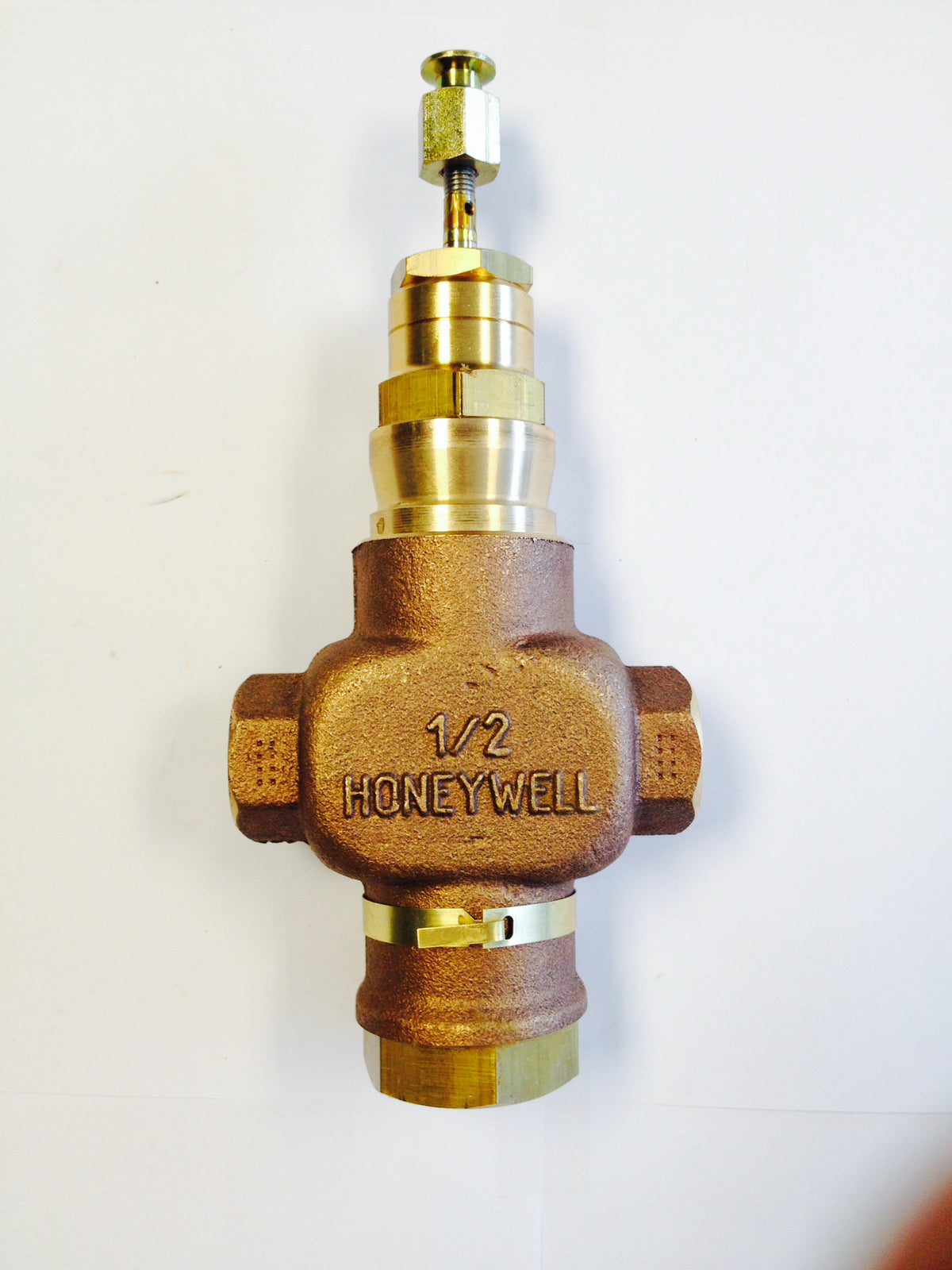 Honeywell V5011N2014 1/2" Npt. 2 Way Steam/H2O Valve 1.16 Cv