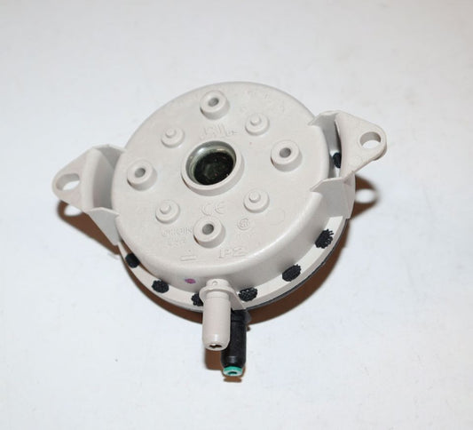 Weil-McLain 381359284 1.35 inch WC Pressure Switch